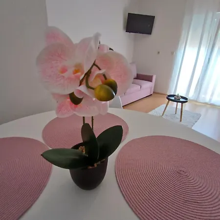 Lea Apartment Sukosan